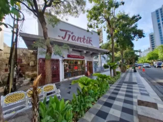 Padma Kopi Tjantik: Nongkrong Estetik  di Bangunan Kolonial 